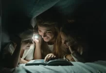 Jak wybrać lampę do pokoju dziecięcego, by była bezpieczna i praktyczna lampykemar.pl - 393-jak-wybrac-lampe-do-pokoju-dzieciecego-by-byla-bezpieczna-i-.webp