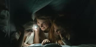 Jak wybrać lampę do pokoju dziecięcego, by była bezpieczna i praktyczna lampykemar.pl - 393-jak-wybrac-lampe-do-pokoju-dzieciecego-by-byla-bezpieczna-i-.webp