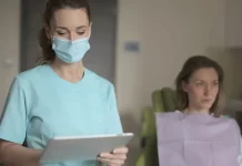 Jak przebiega proces kompleksowego projektowania uśmiechu? Przewodnik krok po kroku piotrowscybejnarowicz.pl - 008-jak-przebiega-proces-kompleksowego-projektowania-usmiechu-pr.webp